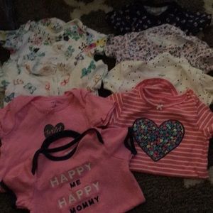 Bundle of 8 onesies.